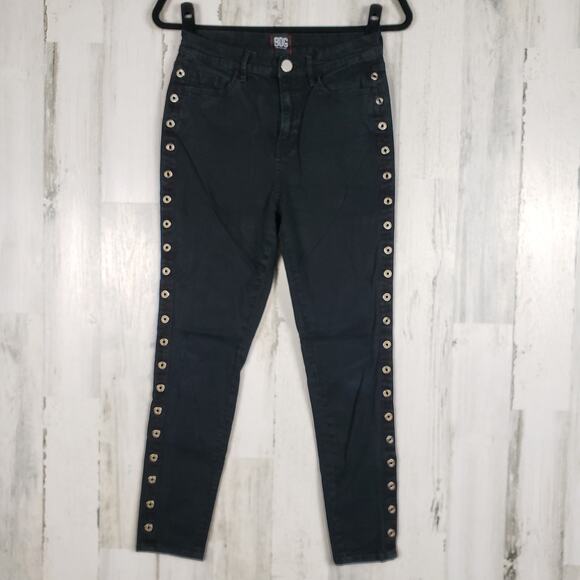 BDG Urban Outfitters Black Wash Denim Grommet Twig High Rise Crop Jeans Sz 28 - Picture 1 of 10